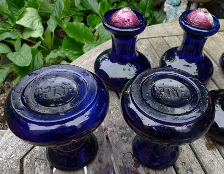 Tye hyacinth vase base