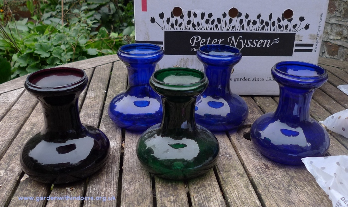 Tye hyacinth vase